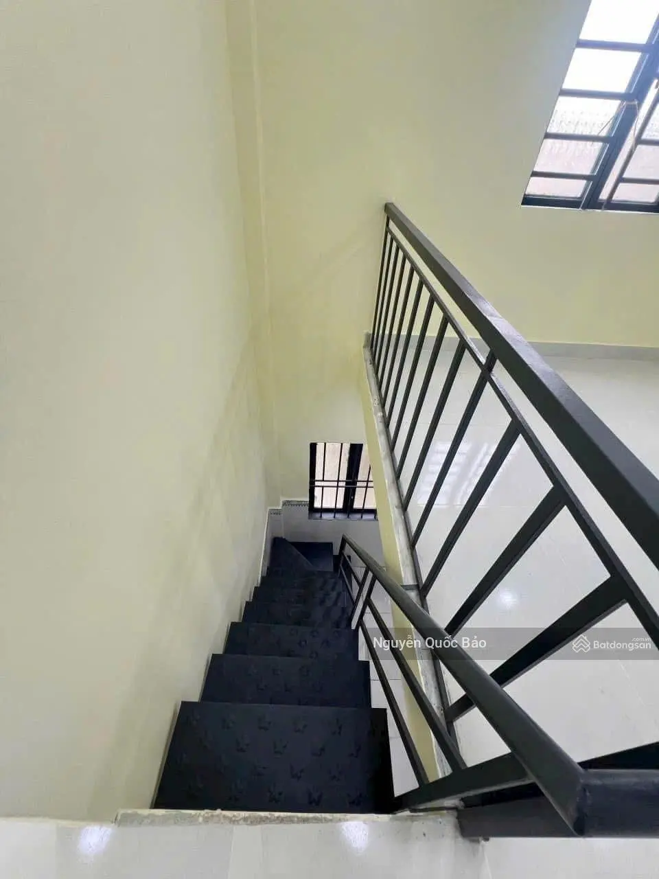 Nhà ngộp ngay gần ngã tư Trung Chánh ngay mặt đường Tô Ký 12 65m2 đang cho thuê 4tr/tháng. SHR