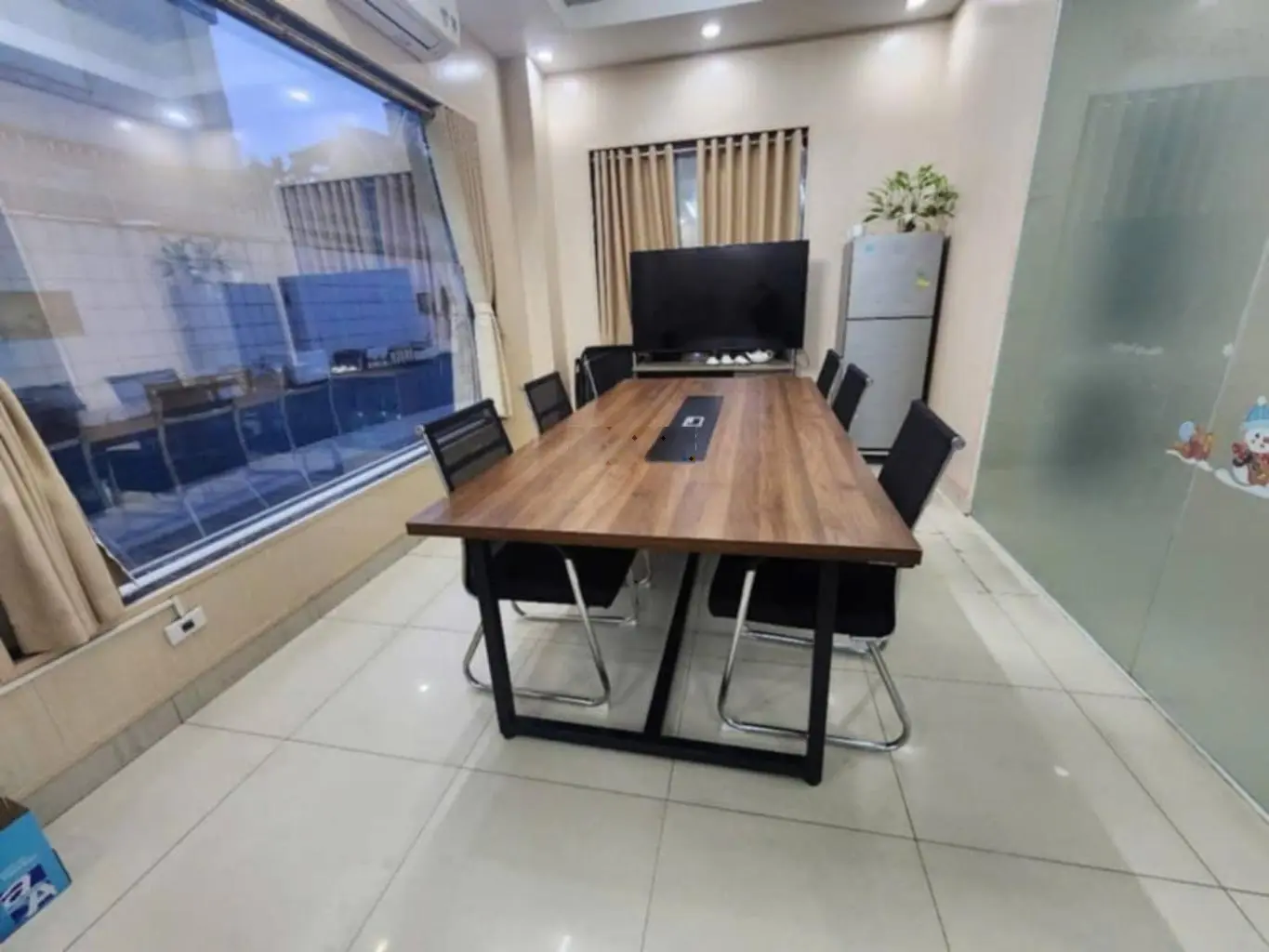 Bán gấp siêu biệt thự rẻ nhất Hoàng Mai vị trí cực đẹp, diện tích khủng DT: 750m2 4 tầng MT42m