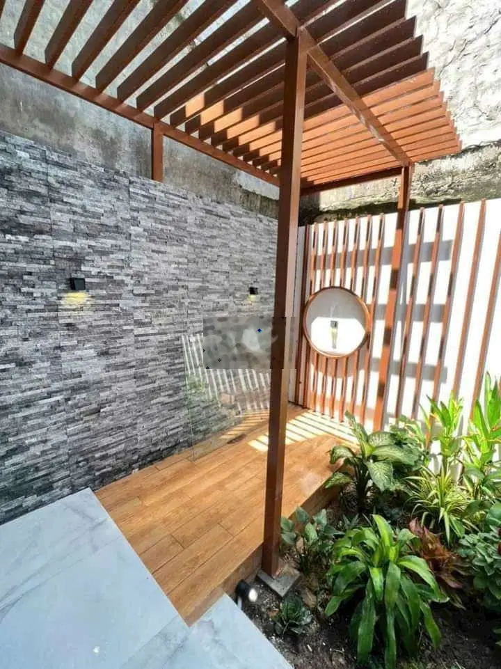 Đối diện Gigamall, nhà mới cứng, 4 tầng, chỉ nhỉnh 6 tỷ