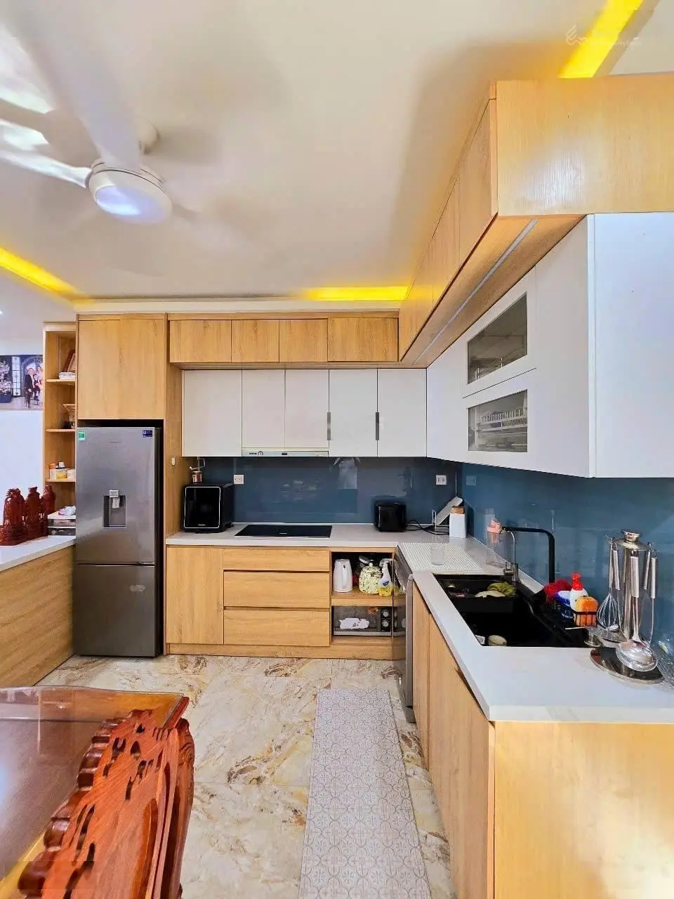 Bán gấp nhà trục đường Lã Xuân Oai Q9. DT: 4mx13m. Kết cấu: 2 tầng full nội thất giá bán: 3,6 tỷ