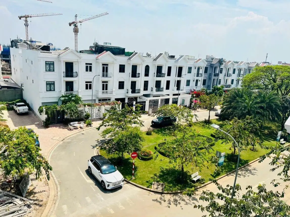 Cần Bán Nhà Biệt Thự Liên Kế CENTANA Điền Phúc Thành, DT 7,5x20m, 3 Tầng, Giá bán 8 tỷ 750