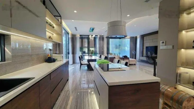 Cần bán căn biệt thự Nine South full nội thất, kế căn góc đường chính số 2 - DT: 7x20m - 16 tỷ TL