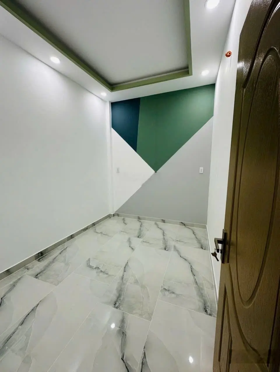 Bán nhà hẻm 368 tôn đản 3 phòng ngủ ngang 6m cực hiếm