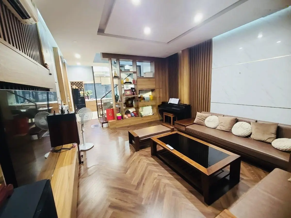 Hiếm! Phân lô Thái Thịnh, ngõ thông, ô tô tránh, gara Kd, thoáng sáng, 20m ra phố, 72m2*5T