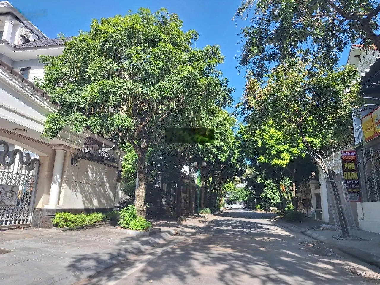 Cần bán biệt thự Linh Đàm diện tích 220m2 mặt tiền 12m