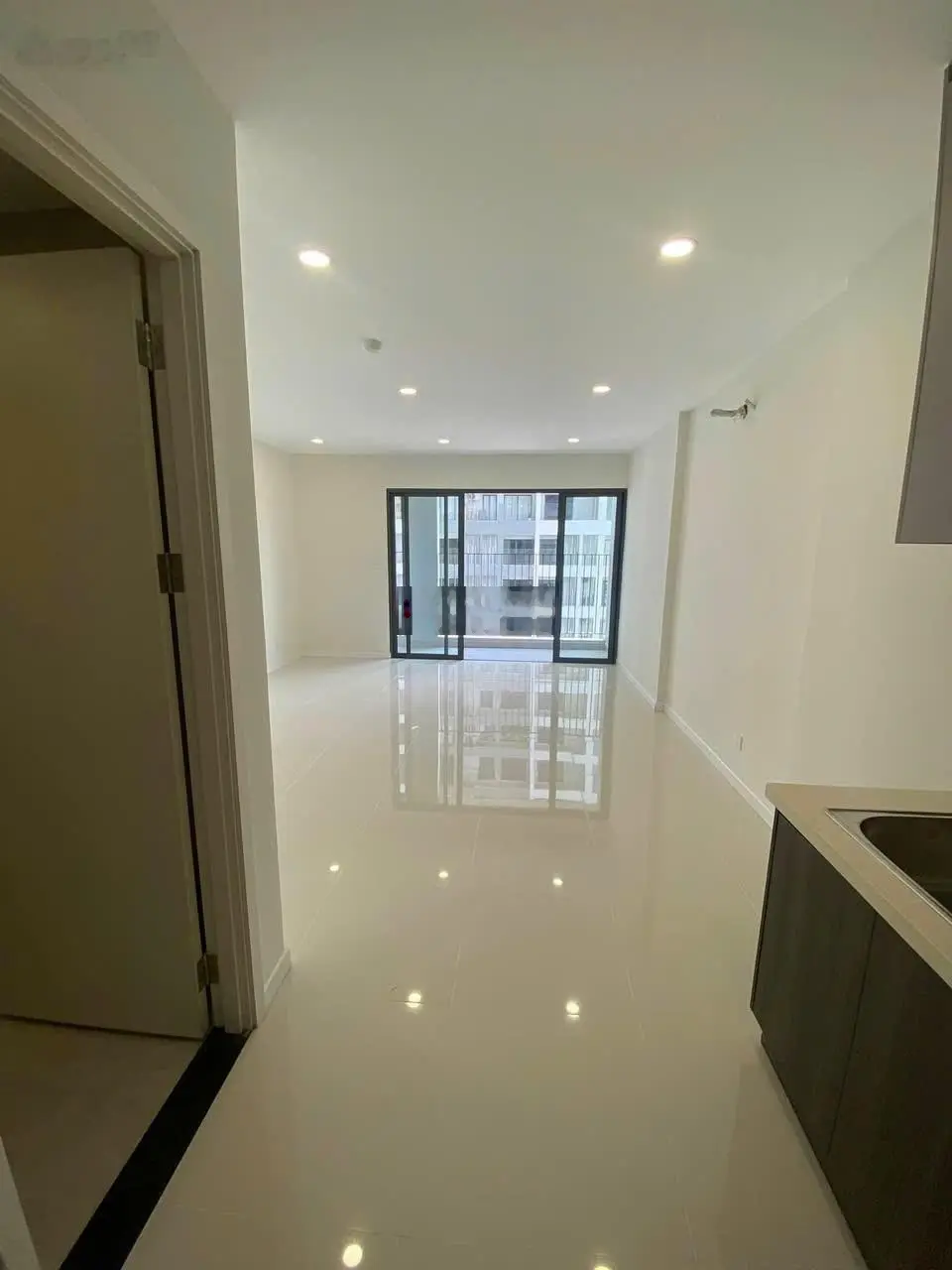 Bán lại căn Officetel 37m2 gần Phú Mỹ Hưng Q7, nhận nhà vào ở ngay. 2 tỷ 059 triệu (full giá)