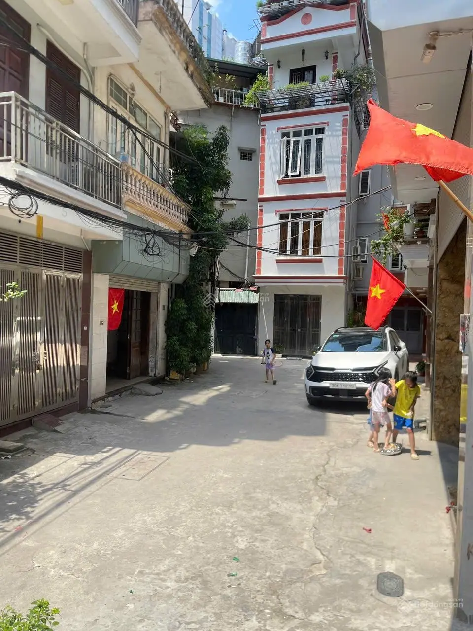 BÁN LÔ ĐẤT 98M2 TRUNG TÂM ĐỐNG ĐA, TIỆN ÍCH BẠT NGÀN - GIAO THÔNG THUẬN TIỆN -DÒNG TIỀN ỔN ĐỊNH