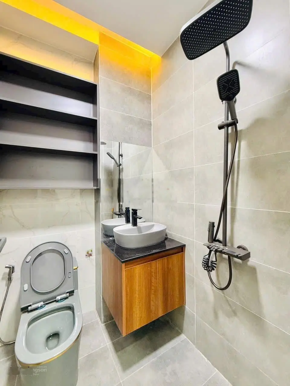 Bán nhà riêng 4PN, 4WC, 56m2, tại Lãnh Binh Thăng, Phường 8, Quận 11, TP.HCM