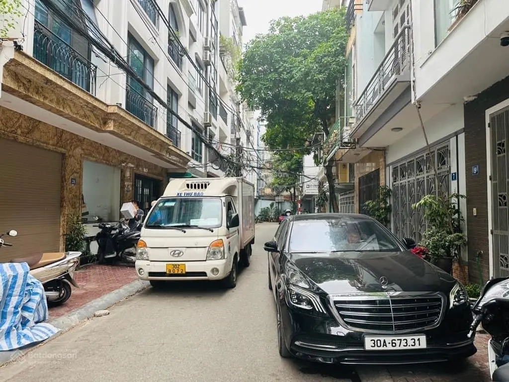 Nhà 2 ô tô tránh, mạc thái tổ, sát Trung Kính lớn, 60m2 mặt tiền 5m phân lô, vỉa hè rộng, 21 tỷ 200