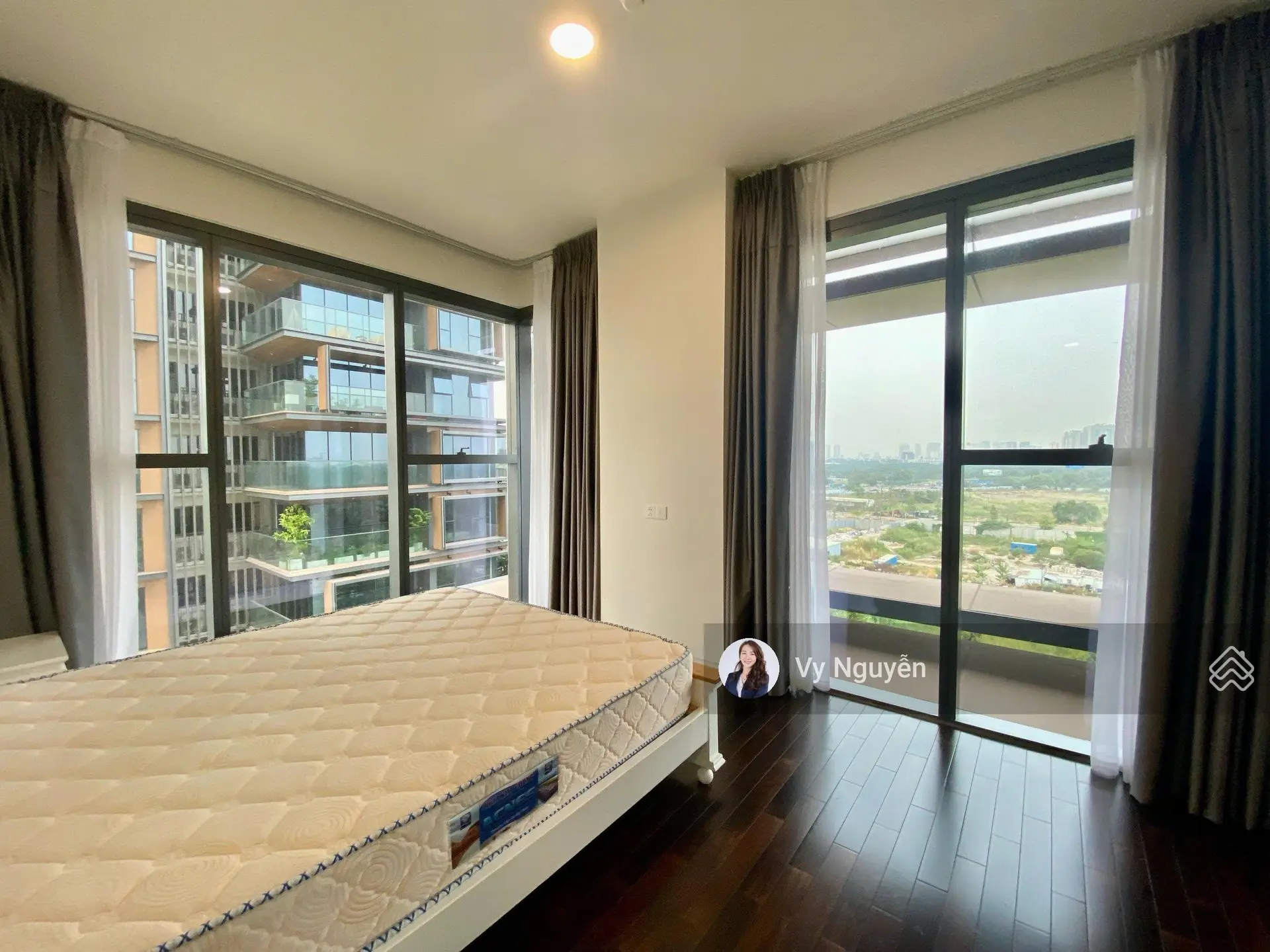Bán căn hộ 2 phòng ngủ tại Cove Residences thuộc Empire City Thủ Thiêm full nội thất
