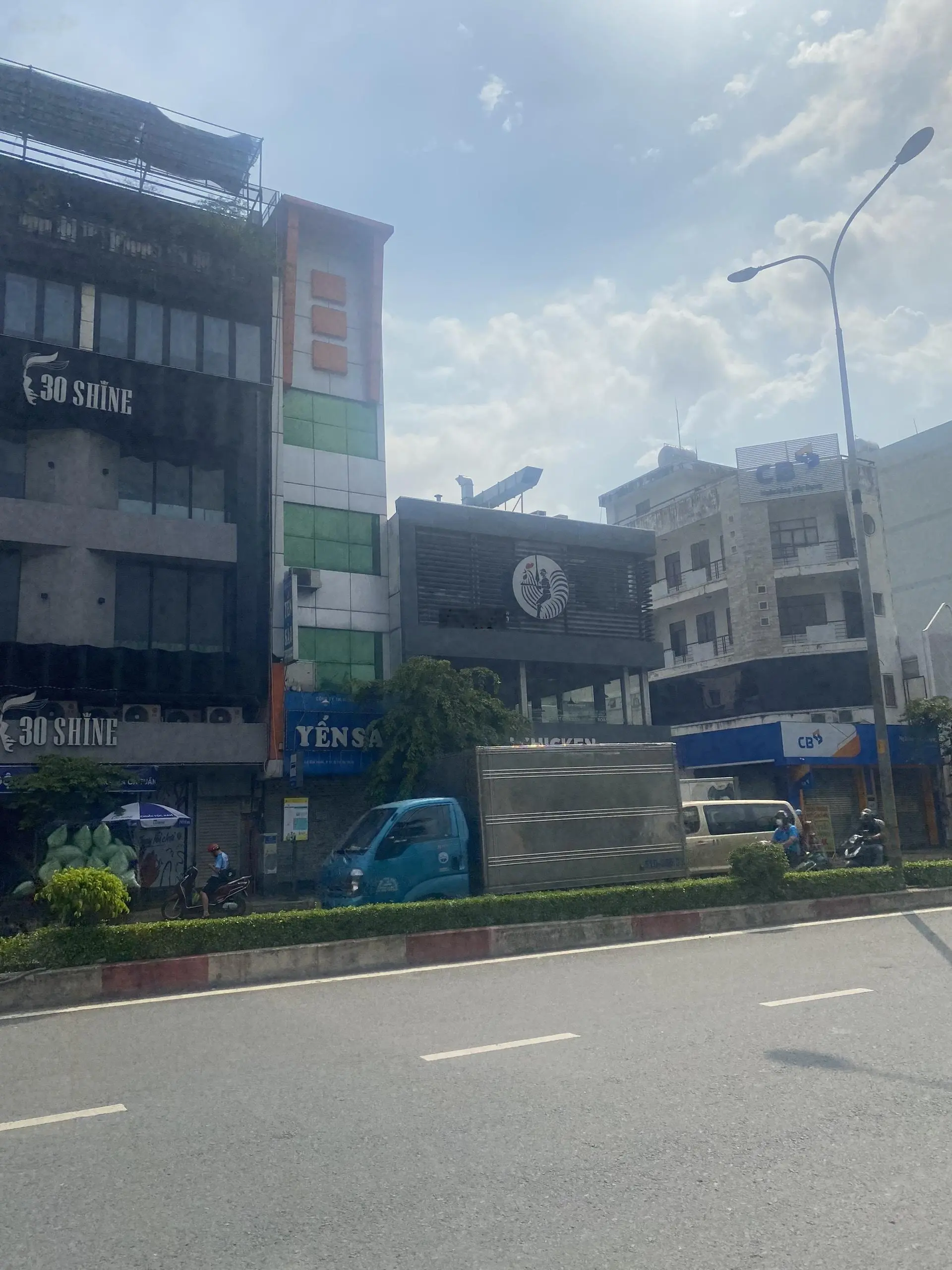Bán nhà MT đường Lê Đại Hành, P11, Quận 11 - DT 9.5mx18m=171m2, hợp đồng thuê 120 triệu/tháng
