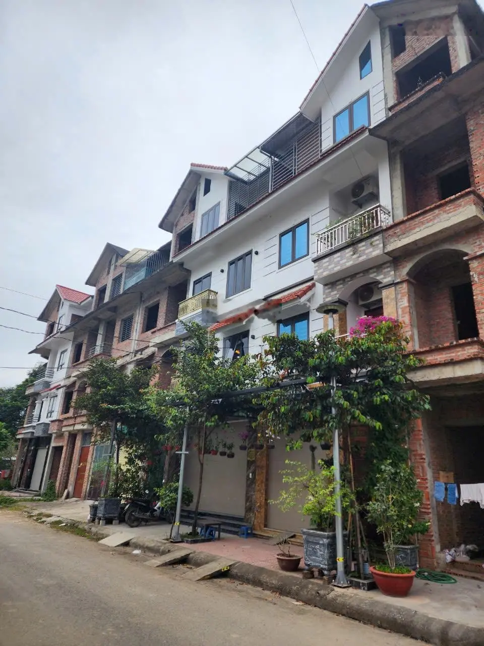 Cần bán gấp ô liền kề Senco5 Tân Lập, Đan Phượng. Nhà đã hoàn thiện siêu đẹp, tiềm năng tăng giá