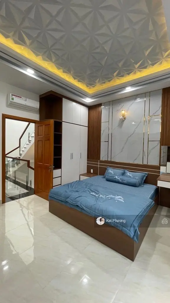 Nhà đẹp Thành Thái khu VIP Quận 10 gần ủy ban nhân dân Quận 10 70m2 4 tầng ngang 5m 4PN, hẻm xe hơi