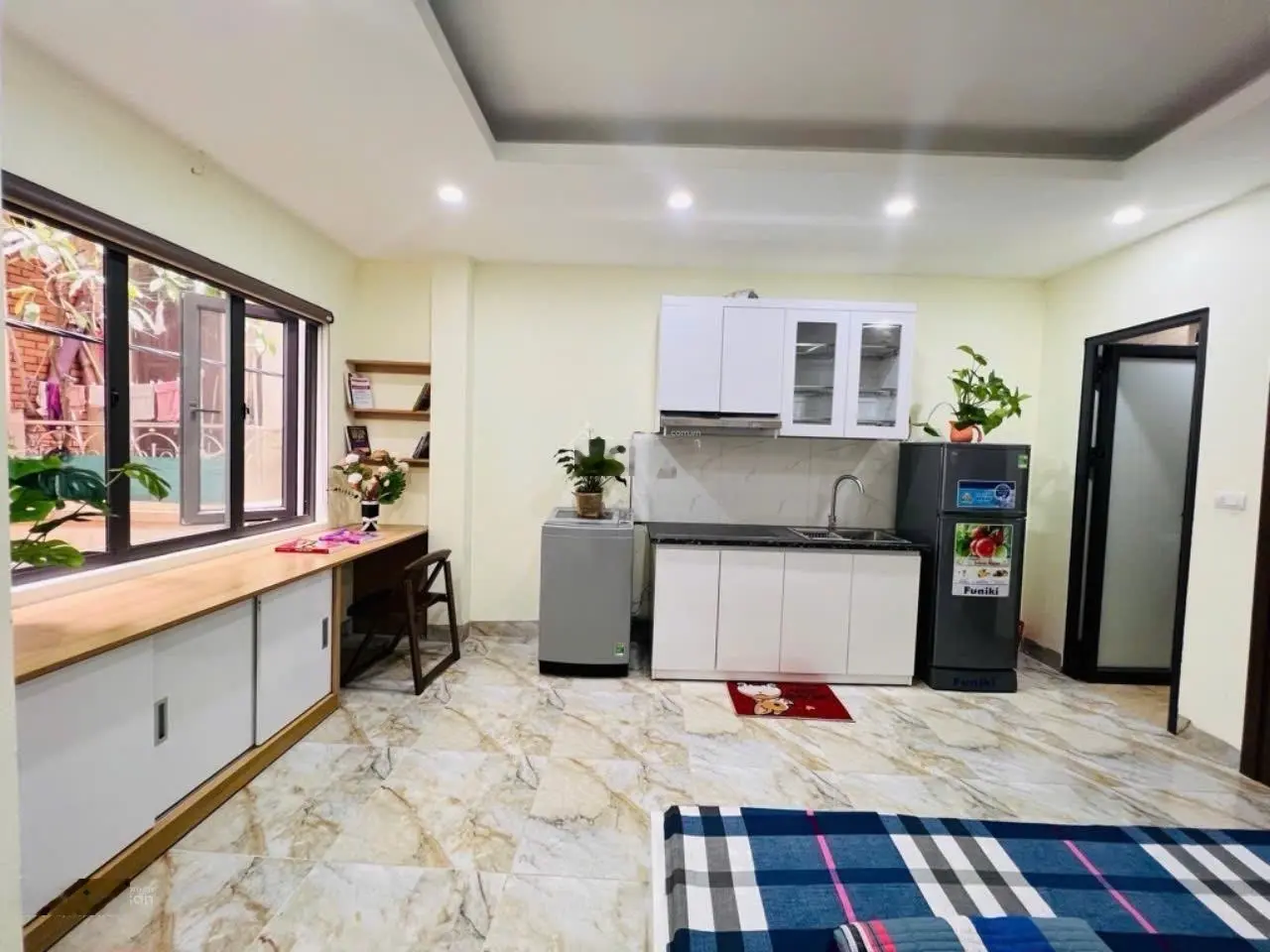 Bán nhà Dịch Vọng, Thành Thái 62m2, 14 ngủ, mặt tiền 18m, nhỉnh 14 tỷ , thuê 88 tr, pccc, quá đỉnh