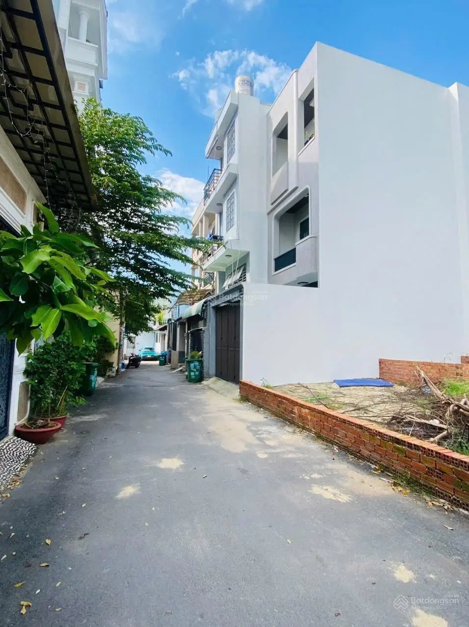 Bán CHDV 3 tầng hẻm thông xe hơi 103.2m2 (4.5x22) - Thu nhập 35 triệu/tháng (hơn 5%)