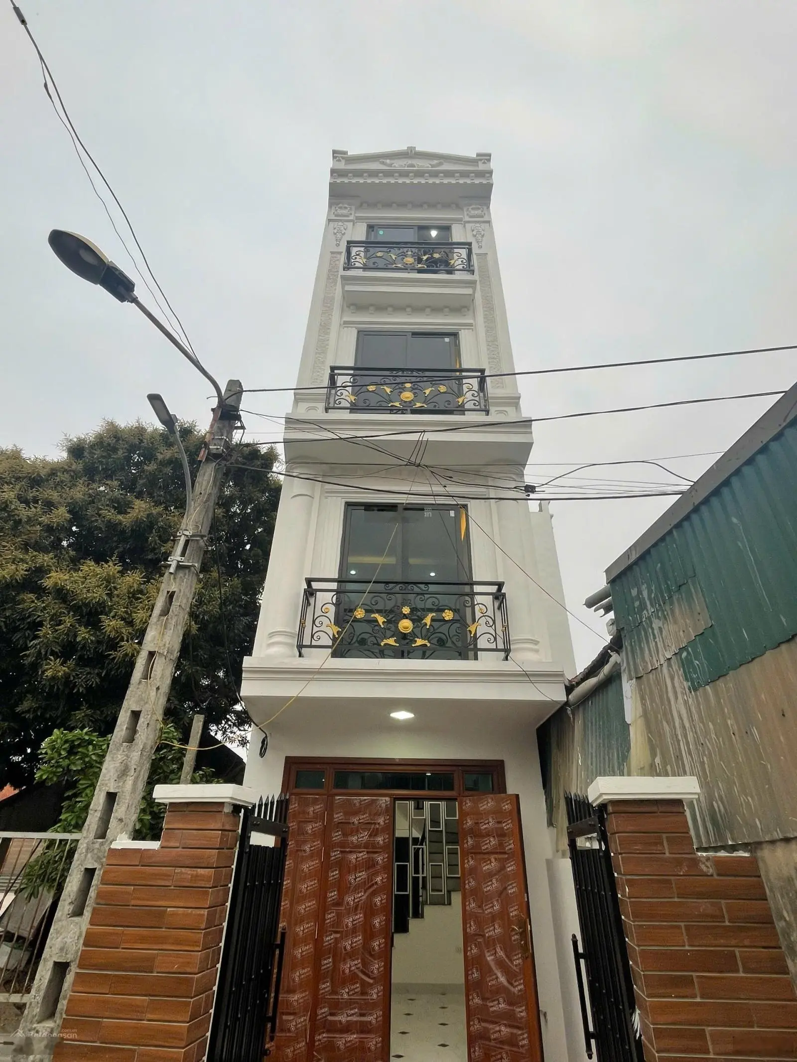 Nhà độc lập 4T*52m2 sân cổng riêng, oto đỗ cửa ngay Vành Đai 4, Đại Lộ Thăng Long L/h: 0328107368