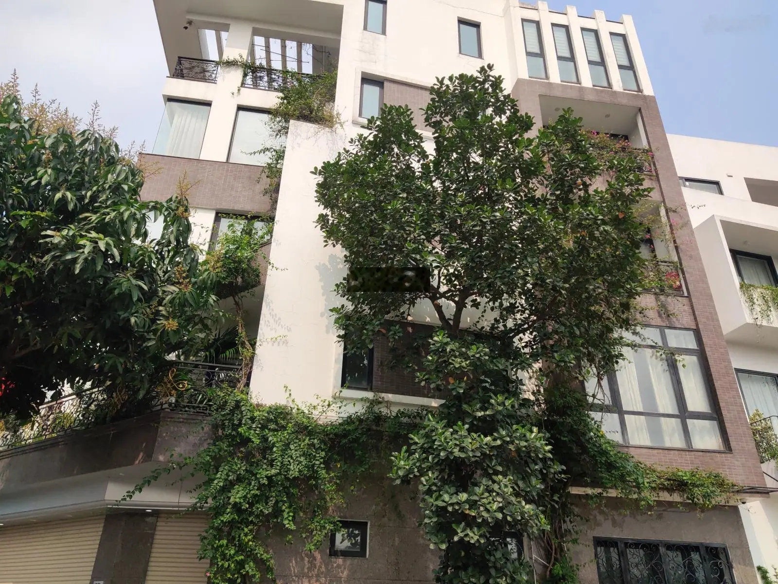 BÁN NHÀ GẦN HỌC VIÊN TÀ CHÍNH - DT100M2 - 4 TẦNG - MT7,M - GIÁ 16 TỶ - KINH DOANH - Ô TÔ TRÁNH