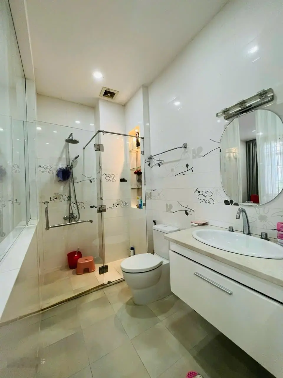 Bán nhà khu 6b intresco gần quận 7,8. dt: 100m2. full nội thất. có sổ hồng. giá bán: 11,1 tỷ ( tl)