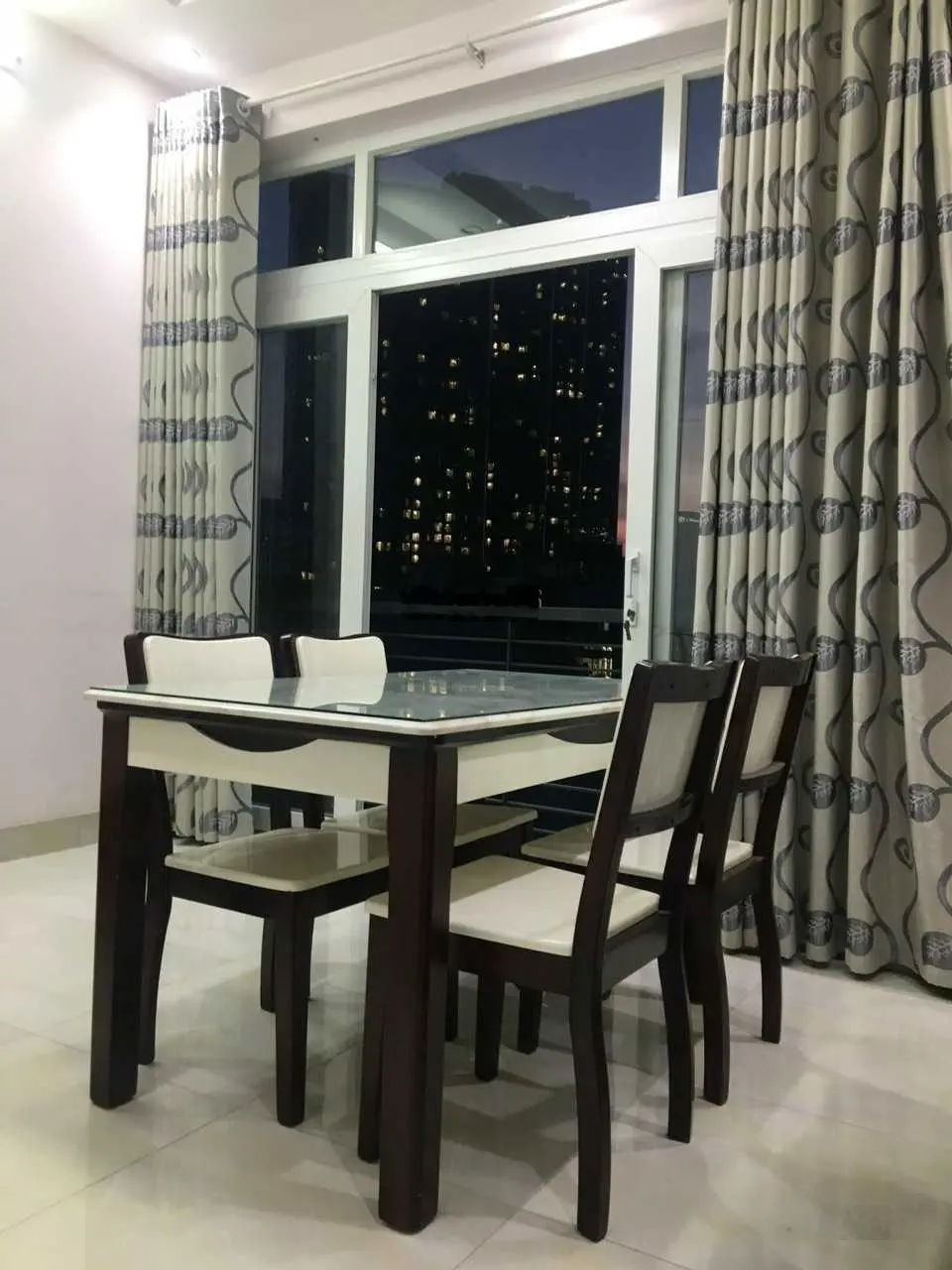 Bán nhà HXT đường Nguyễn Hữu Cảnh, DT 8,6x13m, 1T 3L, giáp Quận 1, giá 16 tỷ TL 0901 291 ***