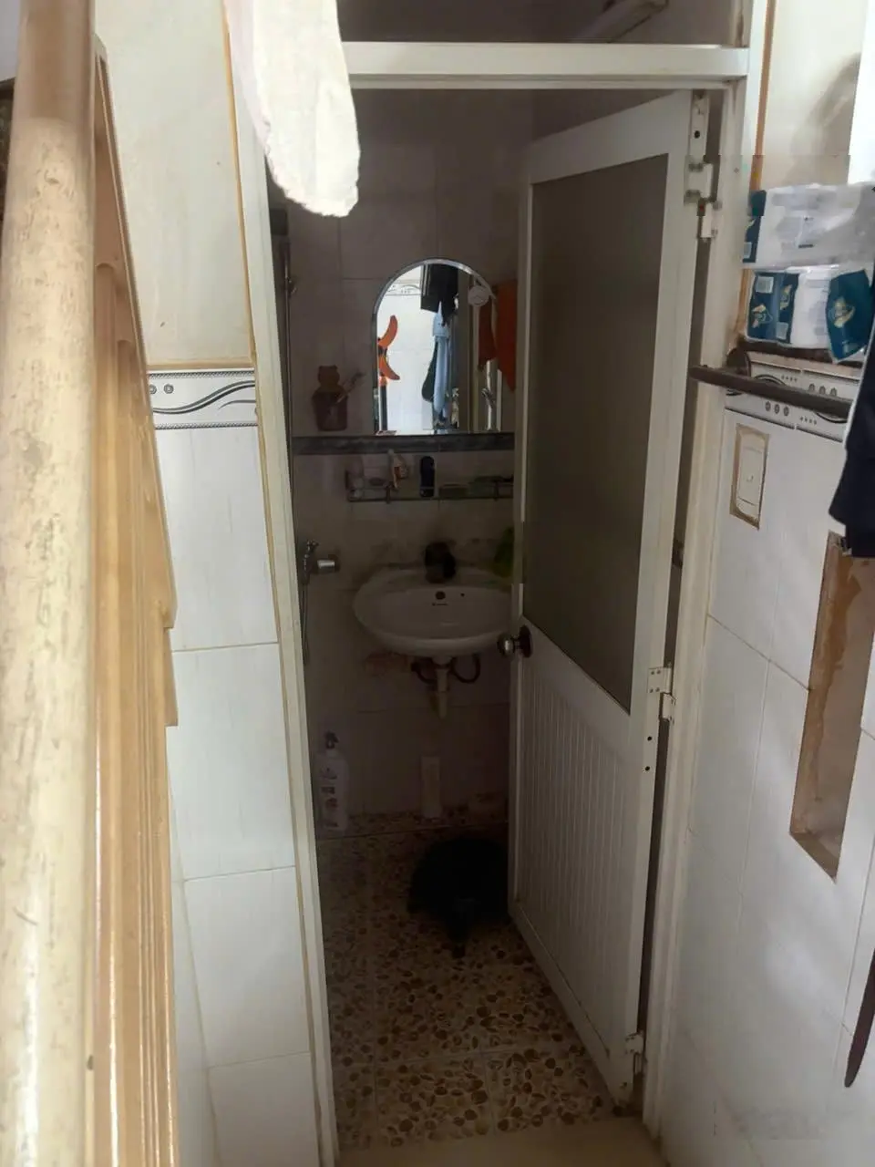 Bán nhà 1 trệt 1 lầu, 2pn 2wc, hẻm ba gác, có sân đậu xe, sổ hồng riêng hoàn công đủ, P7Q8