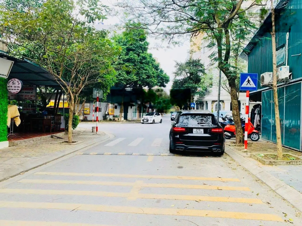 Chính chủ em bán mảnh đất 60m2, mặt tiền 5m, giá hơn 10 tỷ tại Nguyễn Văn Hưởng