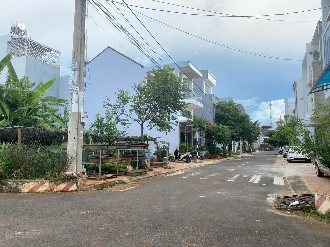 Lô cuối cùng giá rẻ nhất khu đấu giá Hà Huy Tập, trung tâm Buôn Ma Thuột. Gần làng CF Trung Nguyên