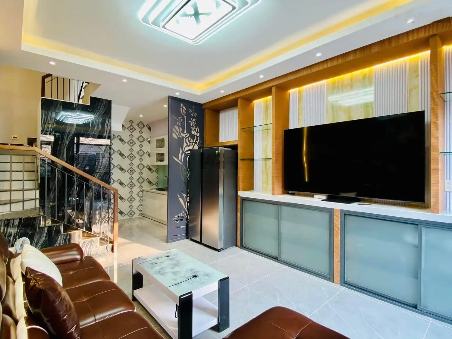 Cô Thư đi định cư Canada cần bán gấp nhà Chiêu Anh Các - Quận 5, gần chợ Hoà Bình. 63,2m2