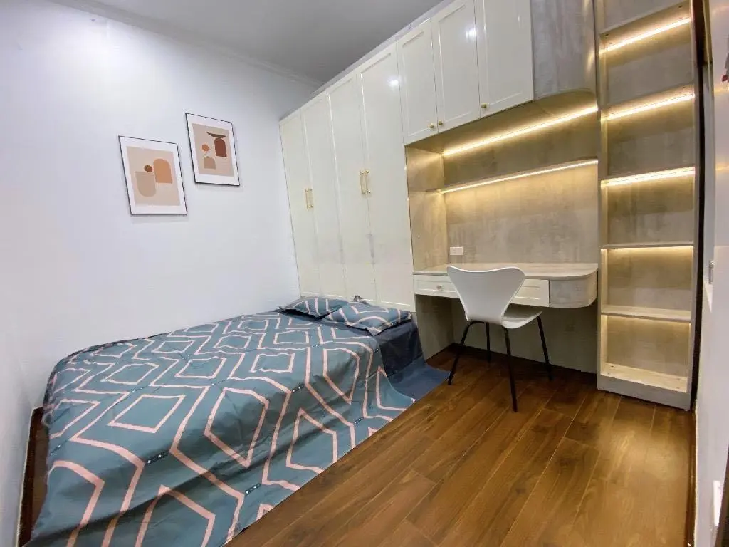 Nhà cự lộc đẹp mới lung linh - thoáng sáng - sát phố, sát hồ, bãi gửi ô tô - full nội thất tặng lại