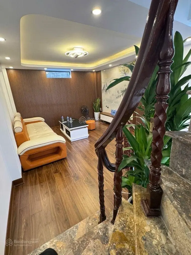 PHÂN LÔ QUÂN ĐỘI - ĐỘI NHÂN- BA ĐÌNH - NHÀ MỚI 5 TẦNG THANG MÁY - GA LA Ô TÔ - DT 40M2 - 5T 11.8 T