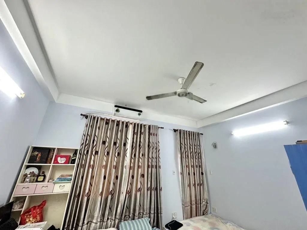 Nhà 1T2L. DT 55m2. Hẻm Xe hơi, Sổ riêng, vuông vức, Ngay PVĐ, giáp Bình Thạnh. Chỉ hơn 4 tỷ ( TL)