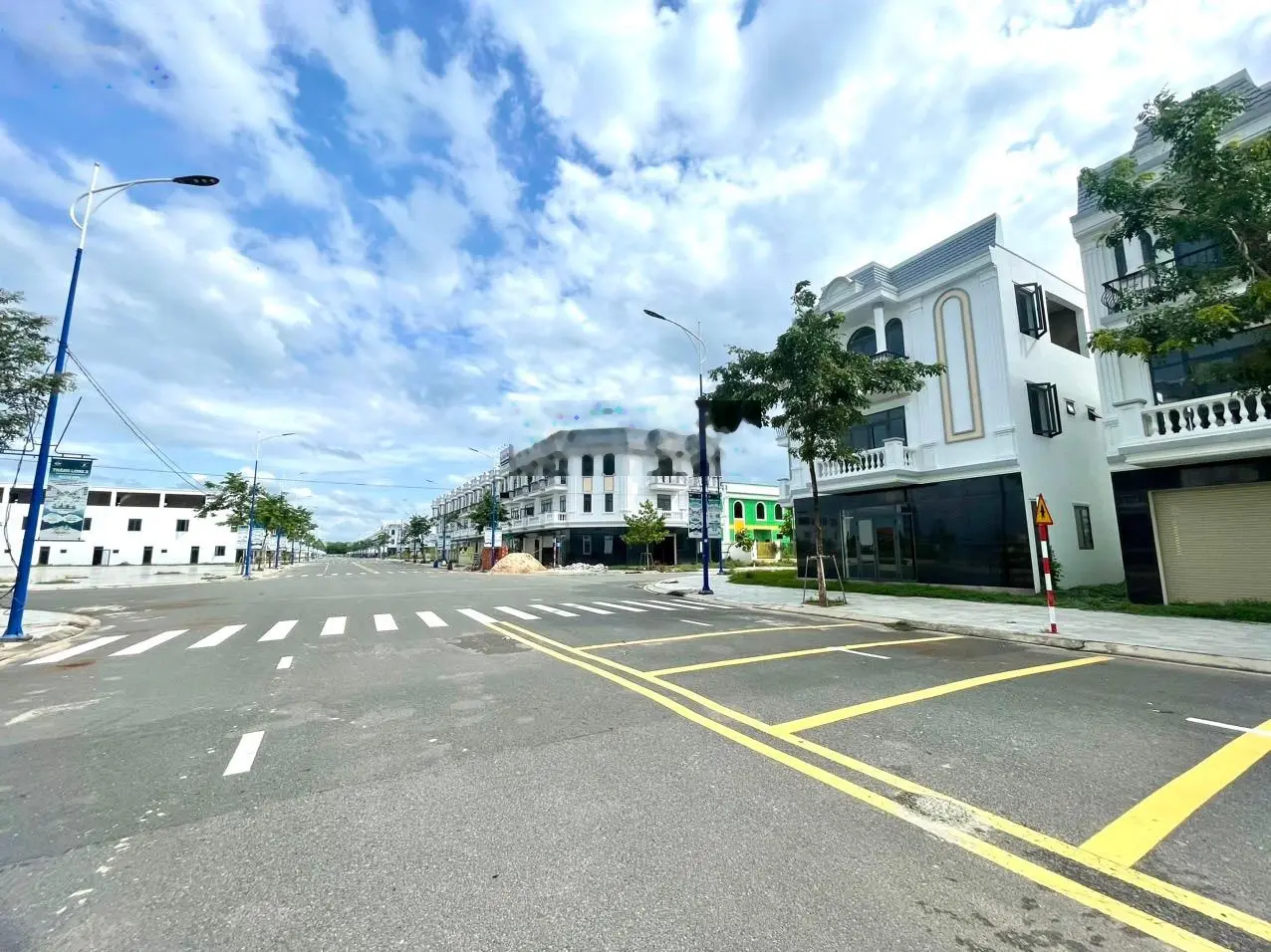 Bán shophouse 3PN, 4WC, 100m2 chỉ với 2,8 tỷ tại Thăng Long 2, Bàu Bàng, Bình Dương