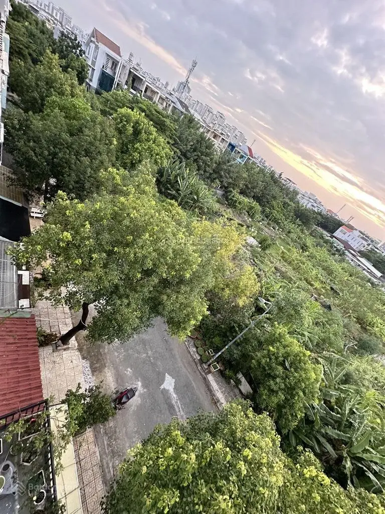 Nhà 3 tầng + sân thượng, mặt tiền đường Số 21, Tân Phong Quận 7, giá chỉ 13 tỷ