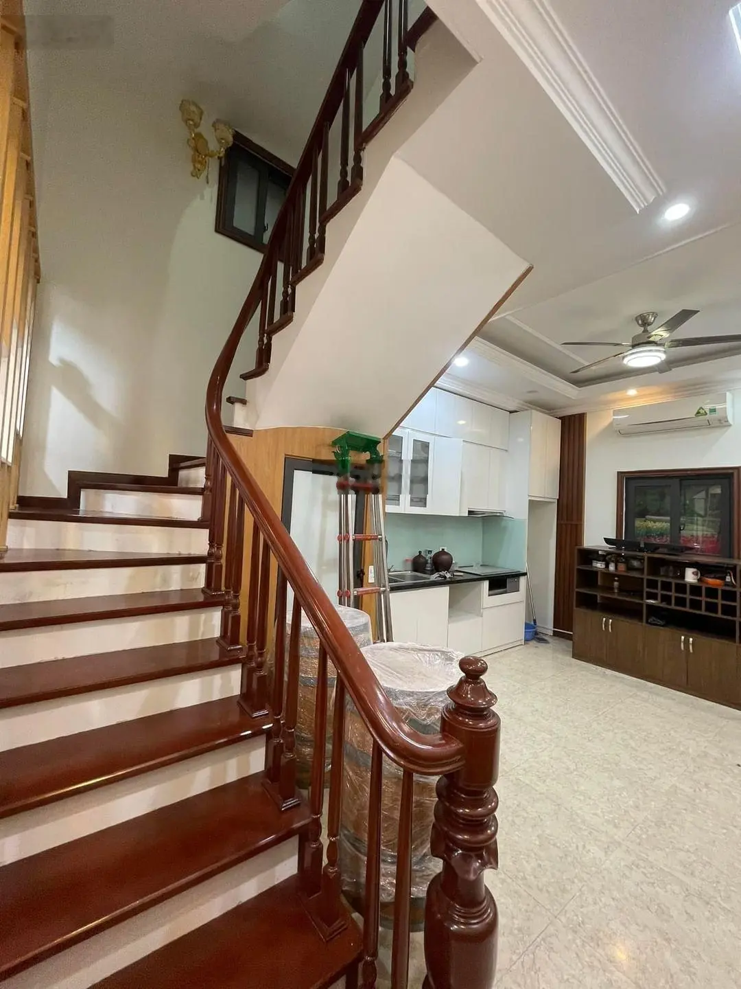 Bán nhà phố Hàm Nghi, 35m2 x 5 tầng mặt tiền 3,5 mét, 30m ra phố. Giá 8,5 tỷ