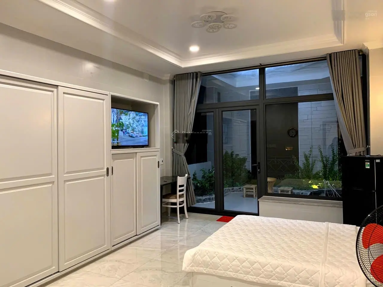 Nhà đẹp Khu VIP, bán nhà DT: 4x13m. Trệt 2 lầu ST. Giá 10tỷ5 TL ngay đường Lạc Long Quận Tân Bình