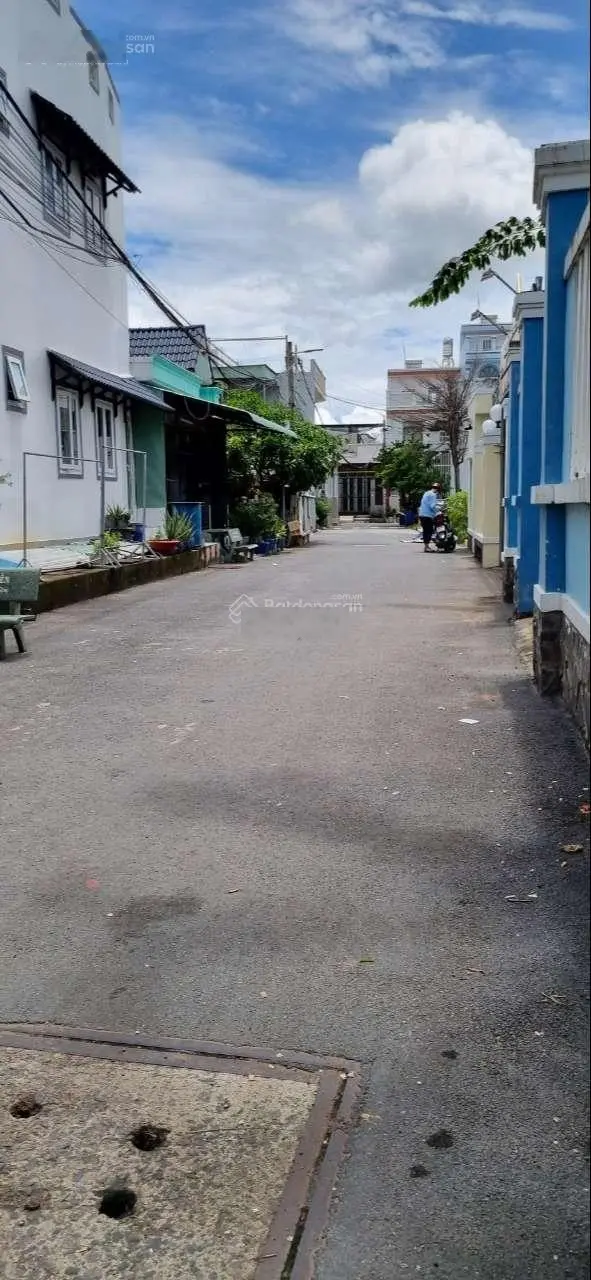 Bán đất Bình Chánh. Ngay TT Tân Túc. Giá rẻ. Sổ hồng. XD ngay. Nhà đất thật