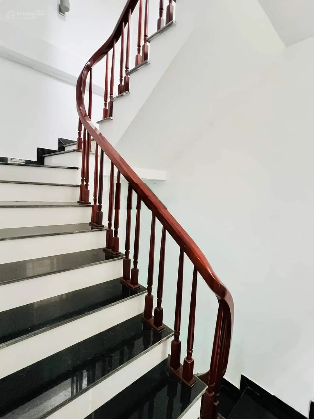 BÁN NHÀ NGUYỄN KHANG - CẦU GIẤY - LÔ GÓC - NHÀ MỚI ĐẸP - 30M RA PHỐ- 32M*5TẦNG*MT4M* CHỈ 5 TỶ NHỈNH