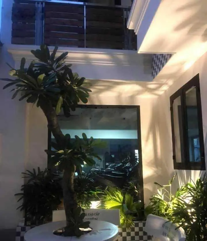 Bao đầu tư, CHDV Dương Quảng Hàm, 180m2, 5 tầng, dòng tiền 100tr/tháng
