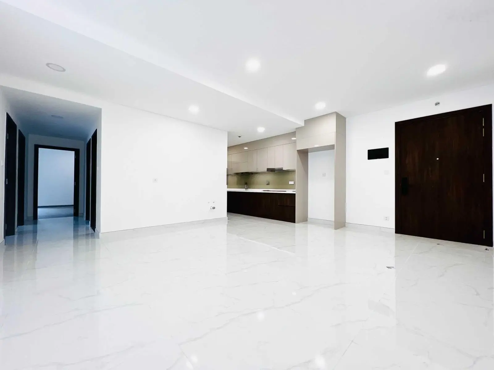 Bán căn Brilliant 112m2 giá chỉ 6.3 tỷ hướng mát view CV, đang có HĐ thuê - Cẩm Tươi - NV CĐT