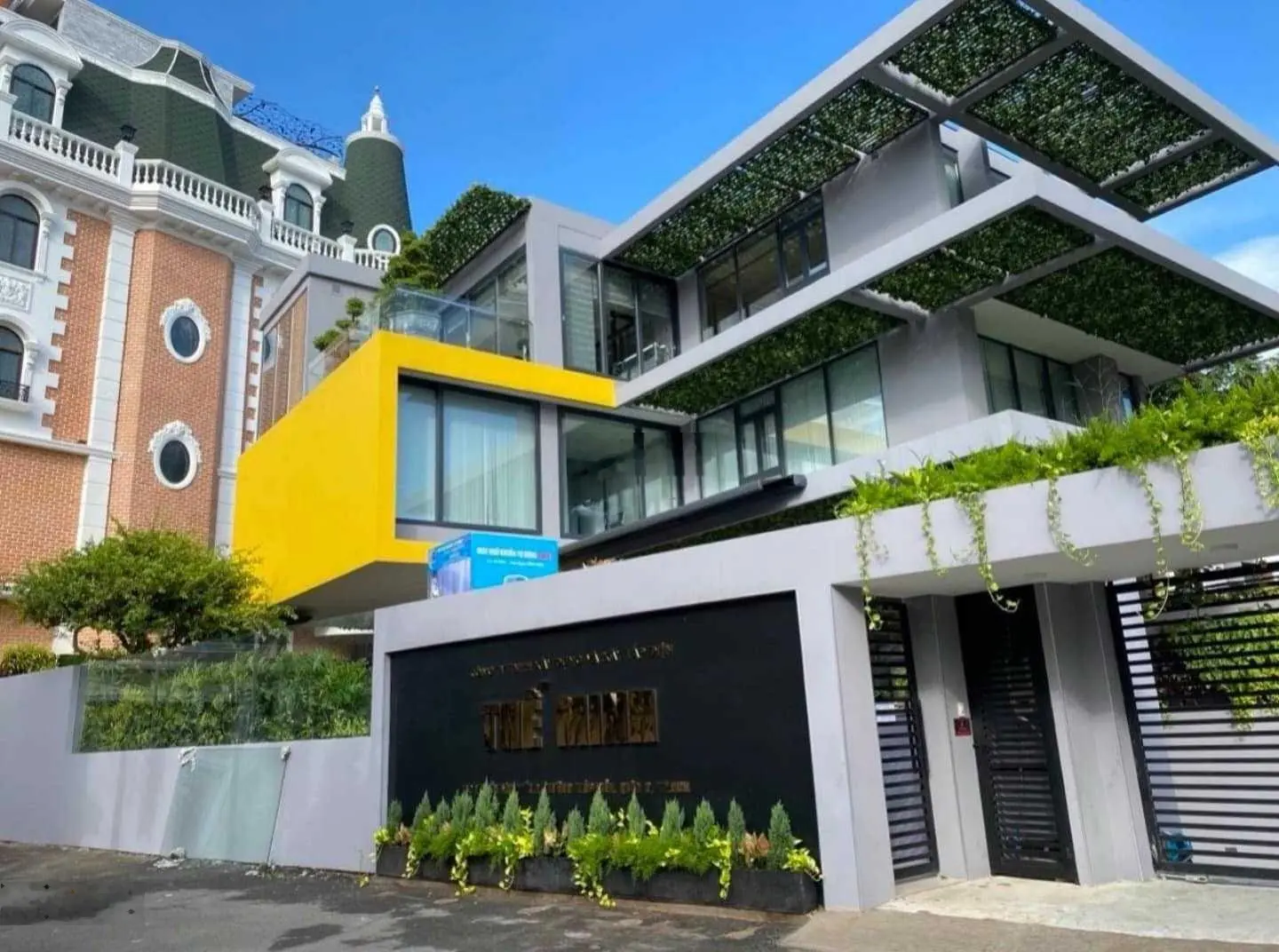 Hót hót hót giảm mạnh 40 tỷ chốt trong tháng 4 này. Villa Nguyễn Văn Hưởng 430m2 hầm 3 tầng cao cấp