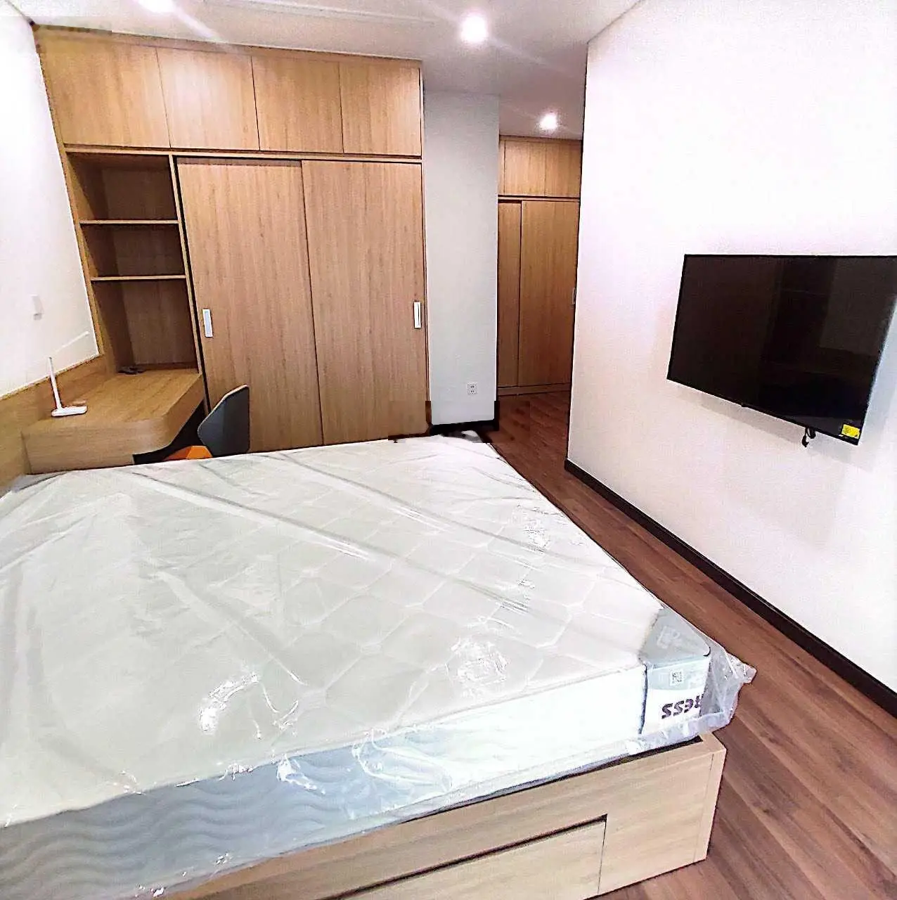 Chính chủ gửi bán căn 95m 2PN tại Tràng An Complex chỉ 6.5x tỷ. LH 0988 702 ***