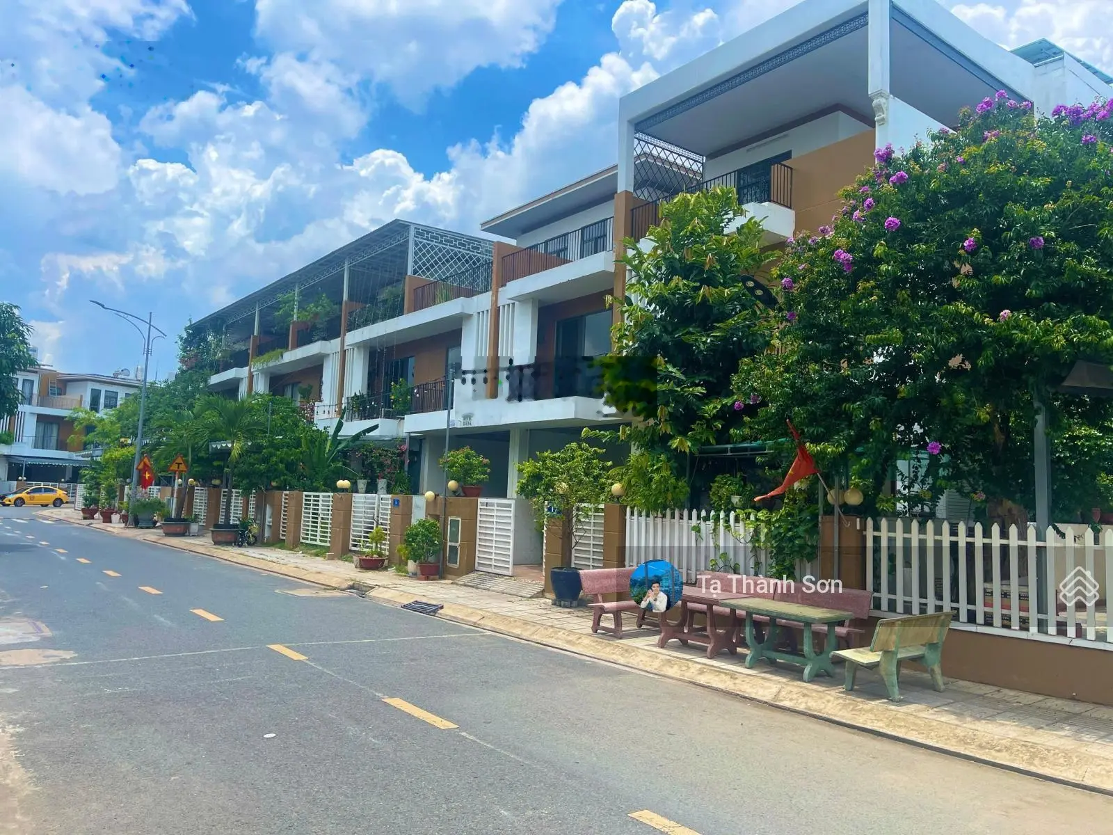 Bán nhà khu Compound Hưng Phú 190m2 full nội thất 8.5x22 19Tỷ nhỉnh bớt lộc
