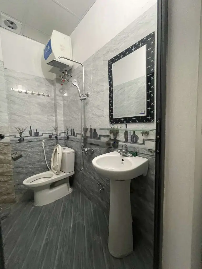 Bán nhà 3 tầng 40m2 tại Đông Dư.