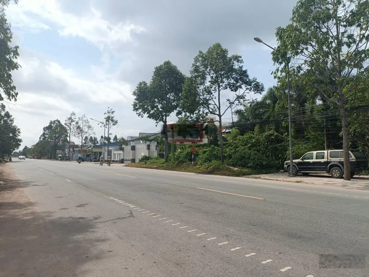 Nền MT Võ Văn Kiệt, 5x40 200m2 Thổ cư 100% 2,4 tỷ. Sổ hồng công chứng ngay