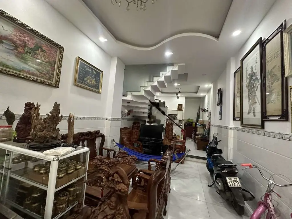 Nhà 4 Tầng, 4x17m, Hẻm Xe Hơi 7m. 50M Ra Hà Huy Giáp, Thạnh Xuân, Q12