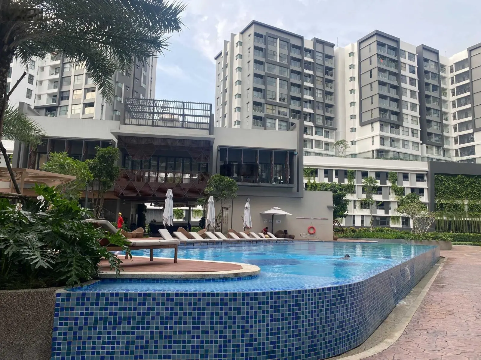 Bán căn hộ Diamond Brilliant 96m2 - View công viên - Giá full 5.350 tỷ (102%)