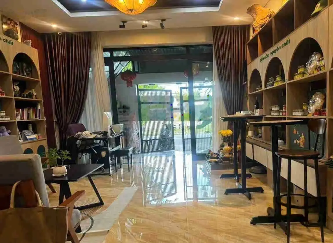 Căn nhà đối diện công viên siêu đẹp gần trường học gần cầu Hòa Xuân