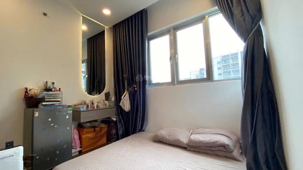 Bán gấp căn Ruby 3PN - 2WC có ban công - giá 4.1 tỷ đã có sổ. Liên hệ: 0909 680 ***Phương Trinh)