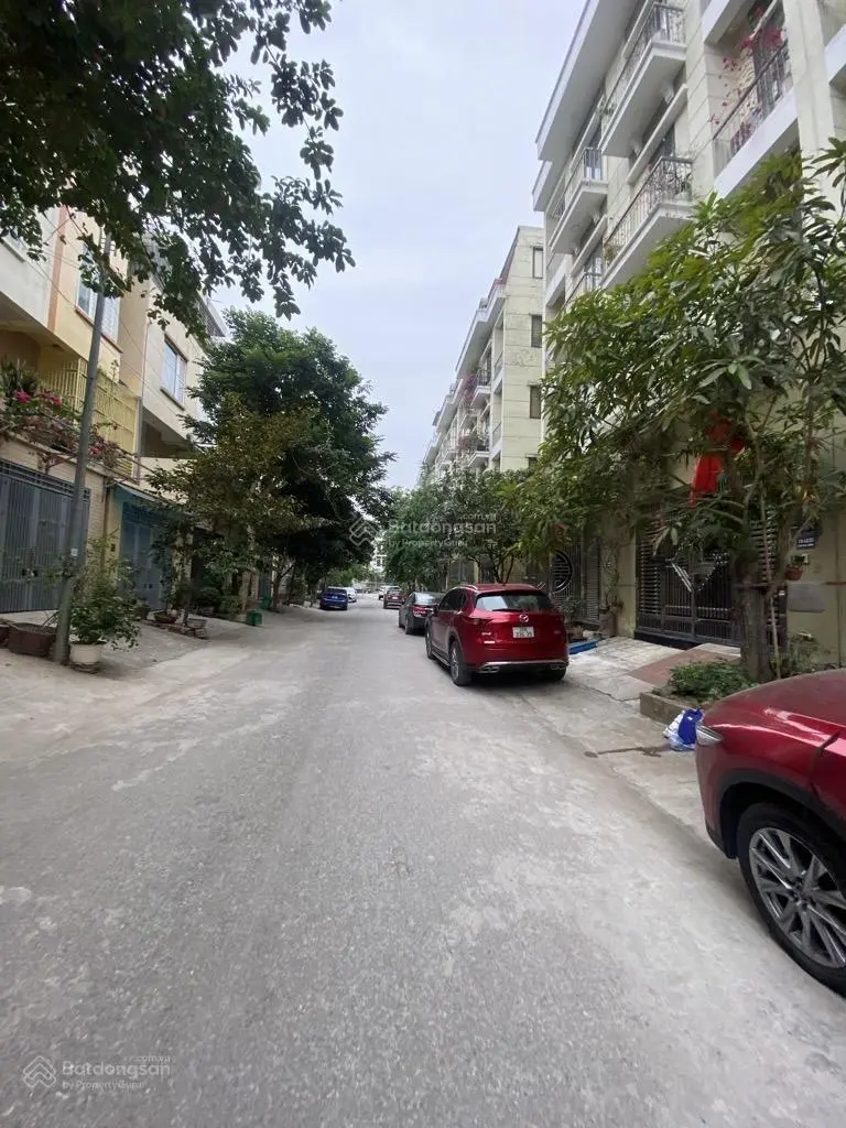 Bán nhà liền kề Phú Lương Hà Đông. Đt 65m2x5 tầng. Giá bán : 17.3 tỷ