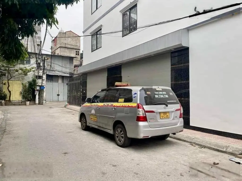 Chính chủ bán nhà đẹp phố ngô gia tự.long biên.5 tầng thang máy.full nội thất.đường thông ôtô tránh