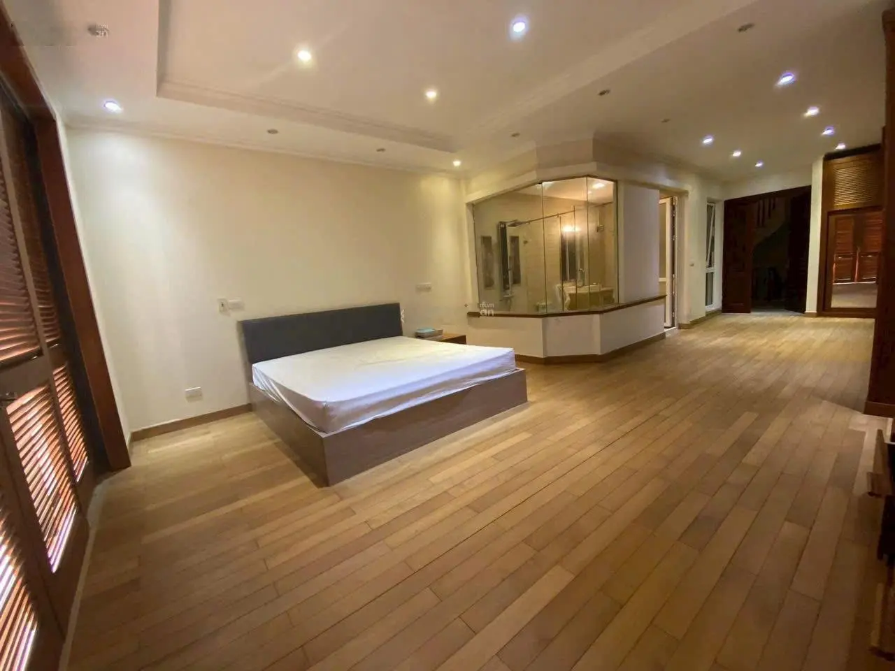 Hiếm! Bán Nhà Ngõ 40 Xuân La, Tây Hồ 95M, 6T Thang máy, Giá 35 tỷ ,MT 5.3M - 3 Ô Tô Tránh - Vỉa hè